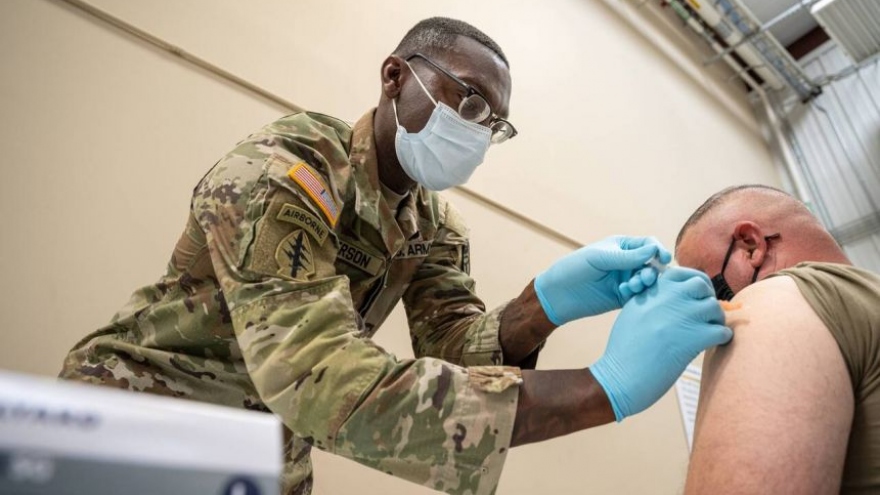 Quân nhân Mỹ từ chối tiêm vaccine Covid-19 có thể bị sa thải